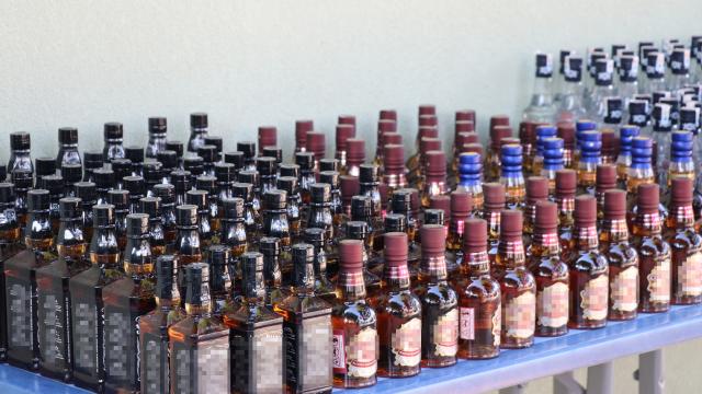 Hatayda 42,5 litre sahte içki ele geçirildi