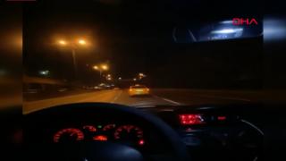 Buzlanmaya rağmen makas attı taksiye çarptı