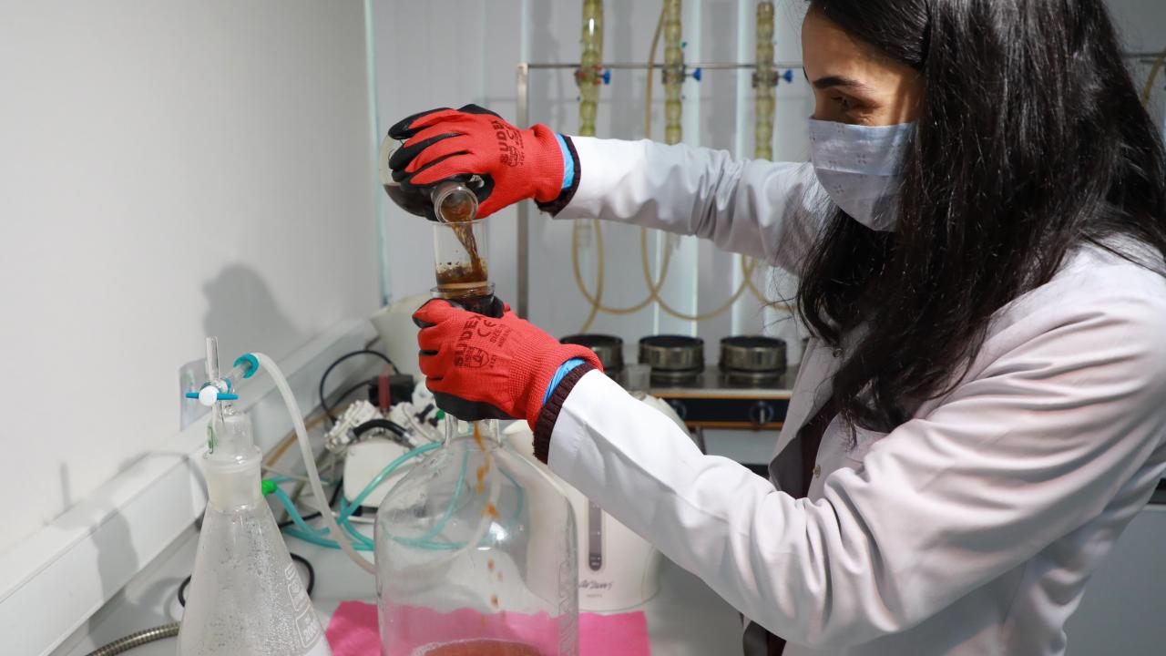 Türkiye`de çayın yüzde 70`inin Rize`de üretildiğine dikkati çeken Erdoğan şunları kaydetti: