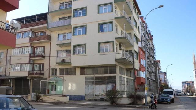 Evinin penceresinden düşen Cennet kurtarılamadı