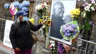 Apartheid karşıtı rejimin simge ismi Tutu hayatını kaybetti