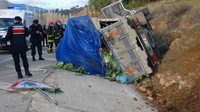 Kütahyada trafik kazası: 1 ölü, 1 yaralı