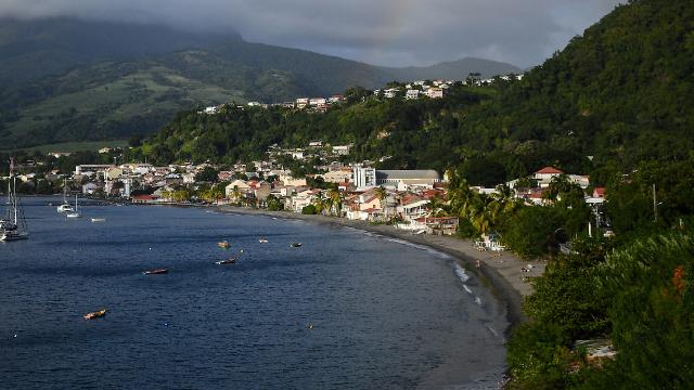 Martinique Adasında Fransanın savaş anıtlarına saldırı