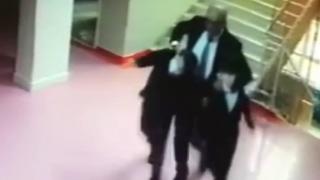 Okul müdüründen öğrencilere şiddet