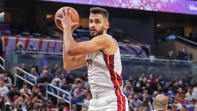 Ömer Faruk Yurtsevenden NBAde kariyer rekoru