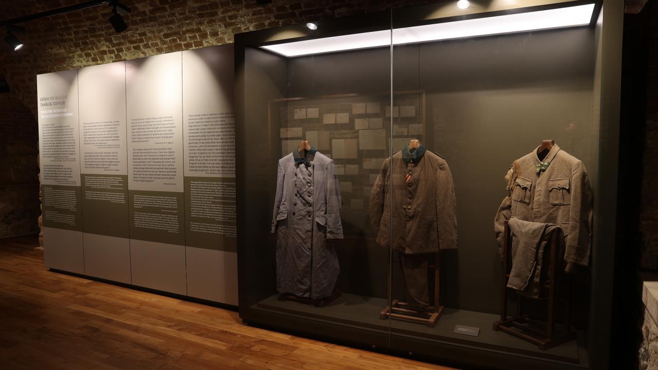 Müzedeki ses, video ve grafikler kullanılıyor