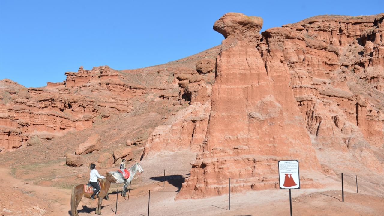 Bazı aileler at bindi, bazıları da dağ bisikletiyle gezdi