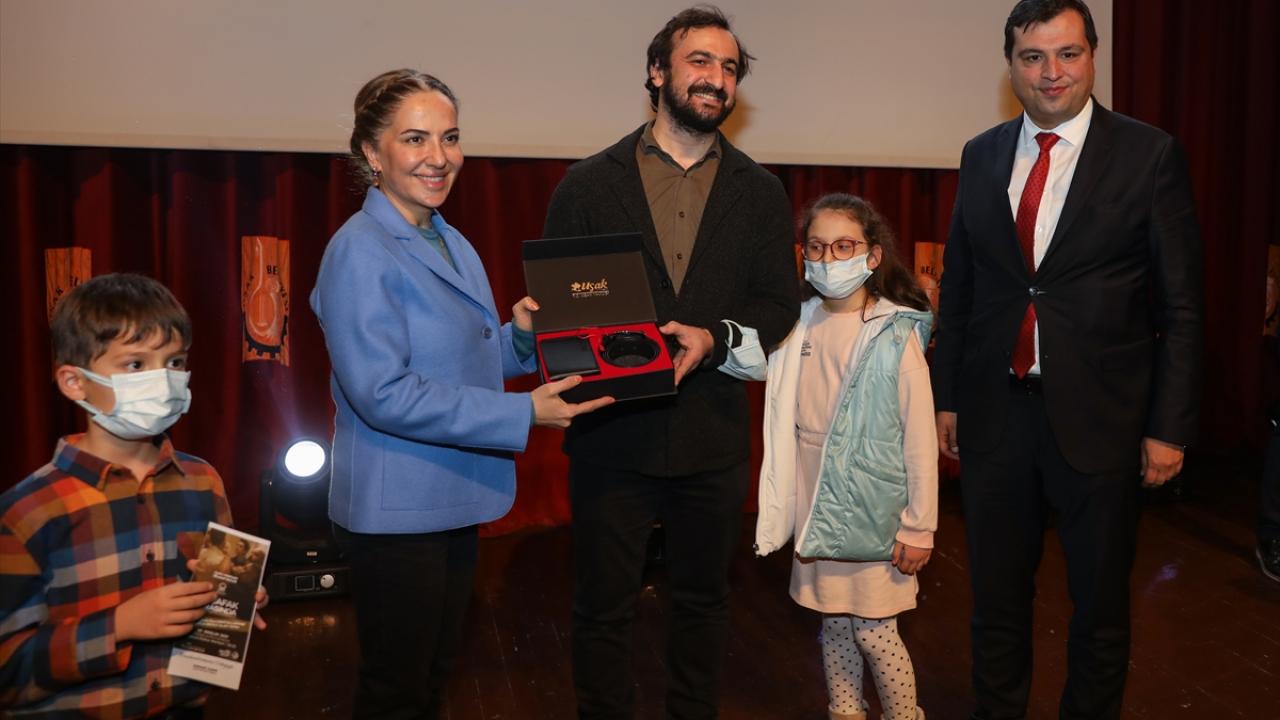 ‘Film çekecek İstanbul ve Köy dışında başka yer yok mu’