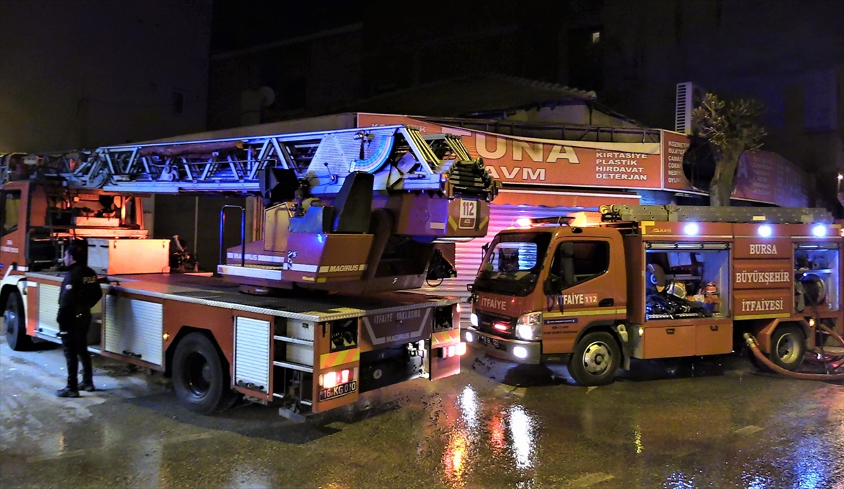 Bursa`da iş yeri yandı