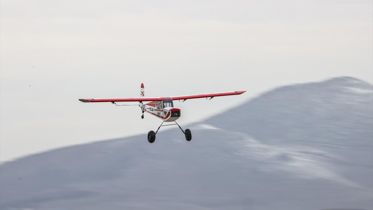 Hobisini işe çevirdi