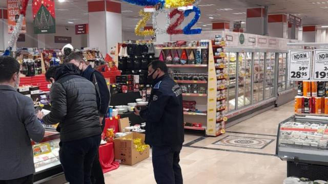 Erzurumda zabıta ekiplerinin marketlere yönelik fahiş fiyat denetimi sürüyor