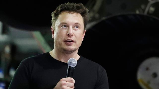 Elon Musk: Biden insan formunda rutubetli bir kukla