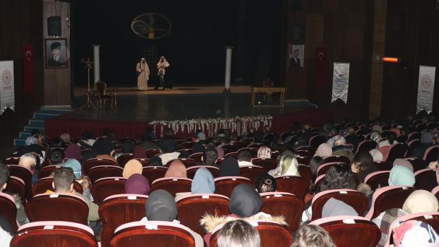 Fahreddin Paşanın direnişini anlatan `Kumandan` tiyatrosu sahnelendi