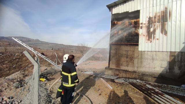 Adıyamanda samanlıktaki yangında maddi hasar oluştu