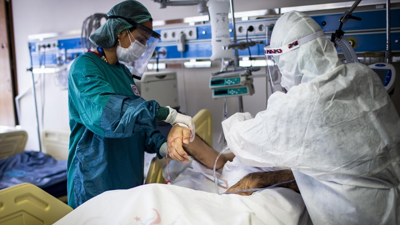 Yeni varyantlar salgının seyrini değiştirdi