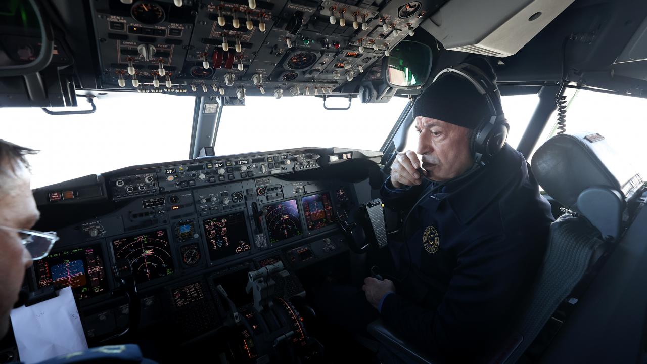 Terörle mücadele görevine giden "Pars"larla görüştü