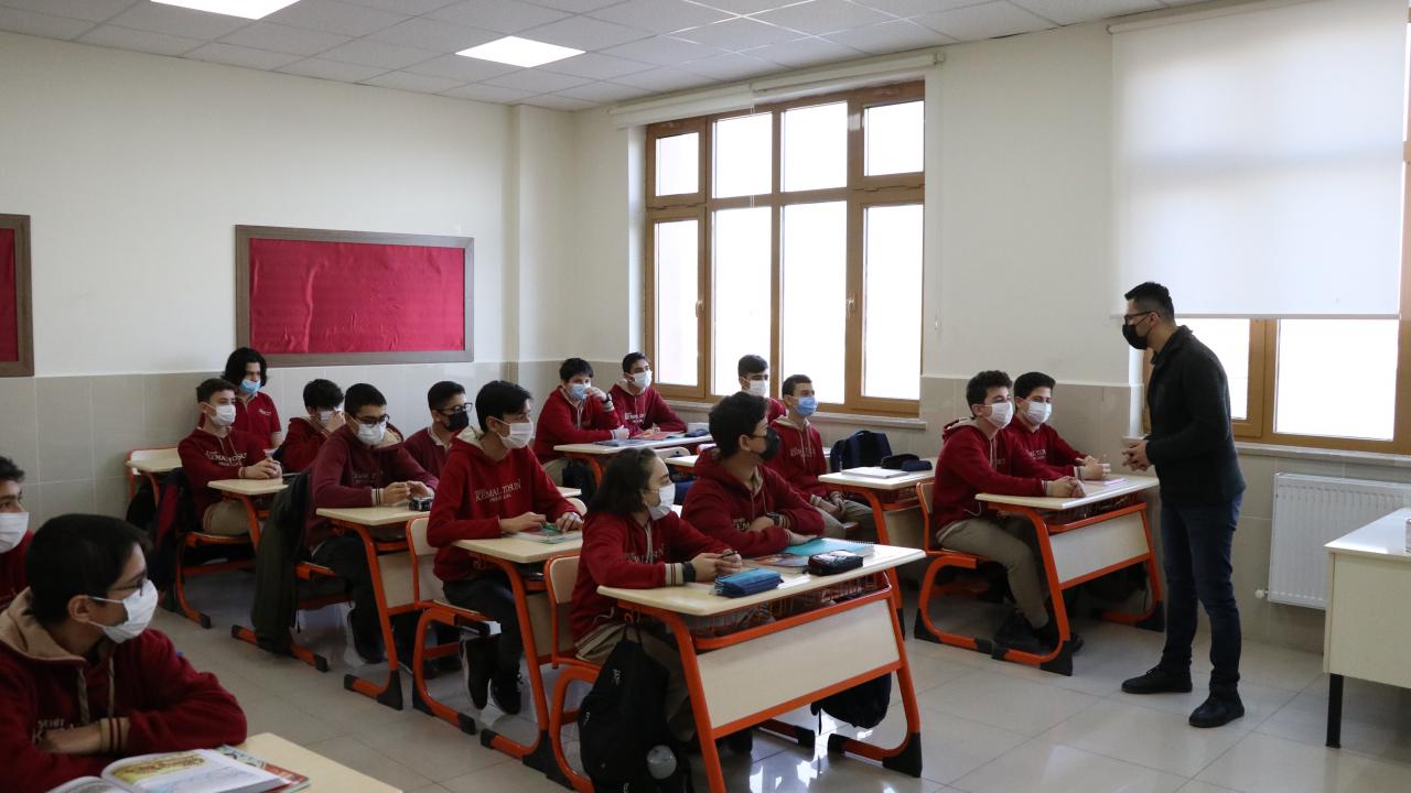 Kampanyanın Covid-19 salgını nedeniyle kesintiye uğradığını belirten Gün, 