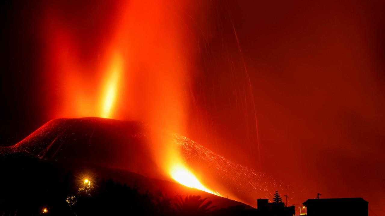85 GÜN LAV PÜSKÜRTTÜ: CUMBRE VIEJA