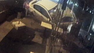 Kazanın etkisiyle savrulan araç börekçiye girdi