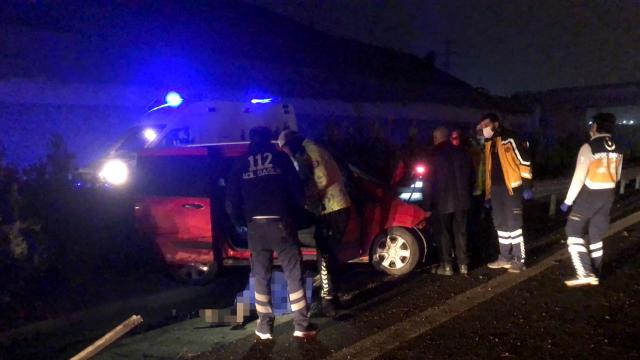 Gaziantepte hafif ticari araç devrildi: 1 ölü, 1 yaralı
