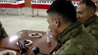 Yeni yıla vatan nöbeti tutarak girecek Mehmetçik'ten ailesine telefon sürprizi