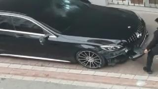 İstanbul'da öfkeli koca dehşeti: Eşinin arabasını parçaladı