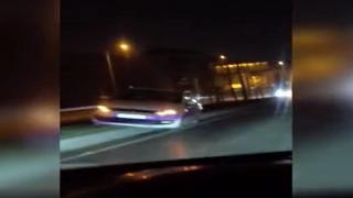 Drift yapan sürücü refüje çıktı