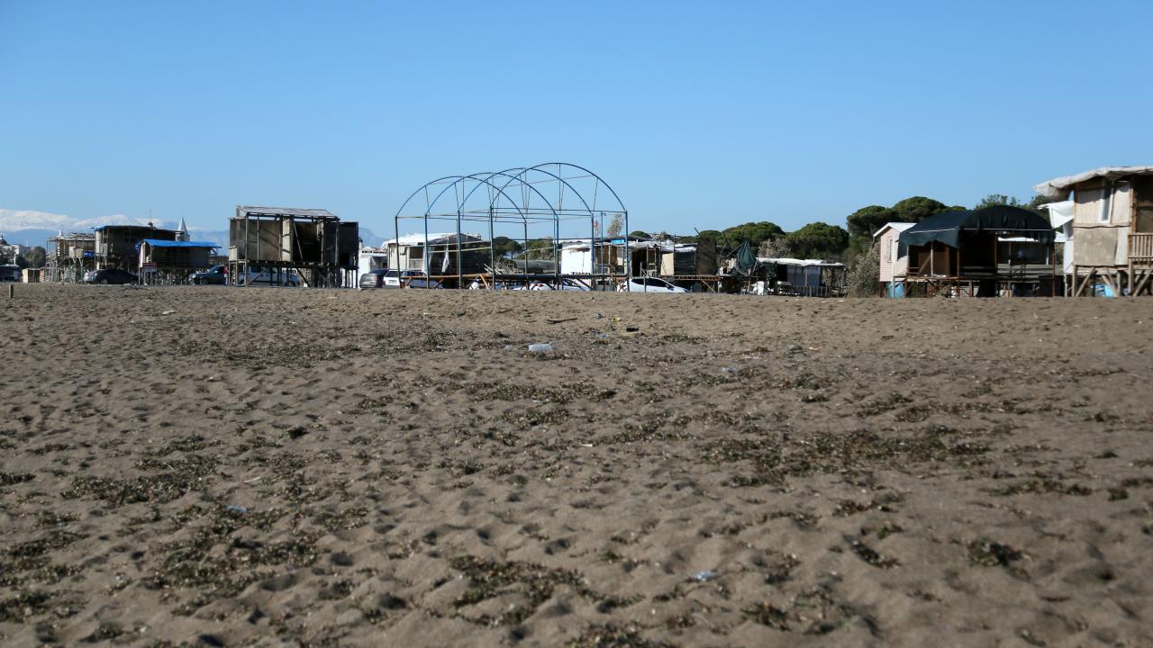 "Kumsaldan çardaklar kaldırılmalı"