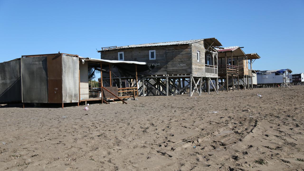 Çardaklar Kumköy`den kadriye sınırına taştı