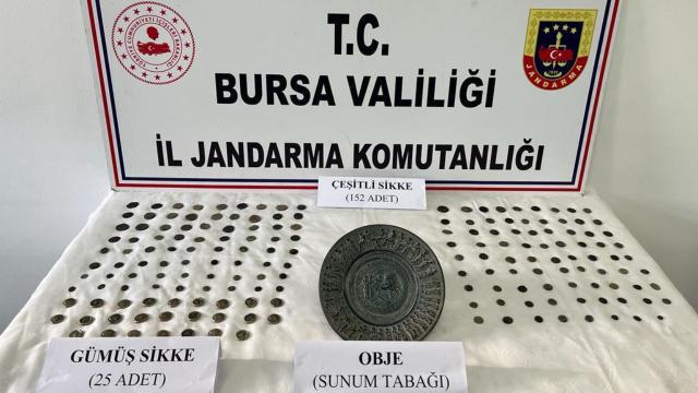 Bursada durdurulan taksiden tarihi eserler çıktı