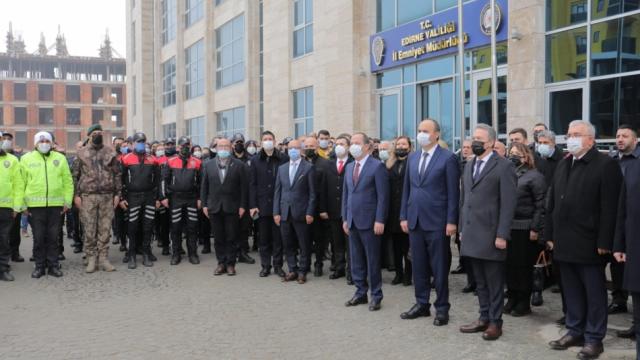 Edirnede belediyenin emniyete hibe ettiği araçlar törenle teslim edildi