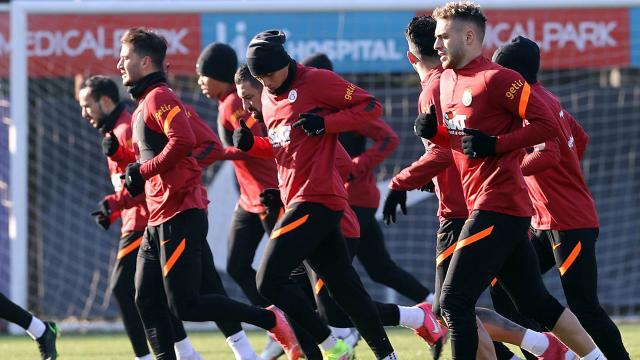 Galatasaray 12 futbolcusundan yararlanamayacak