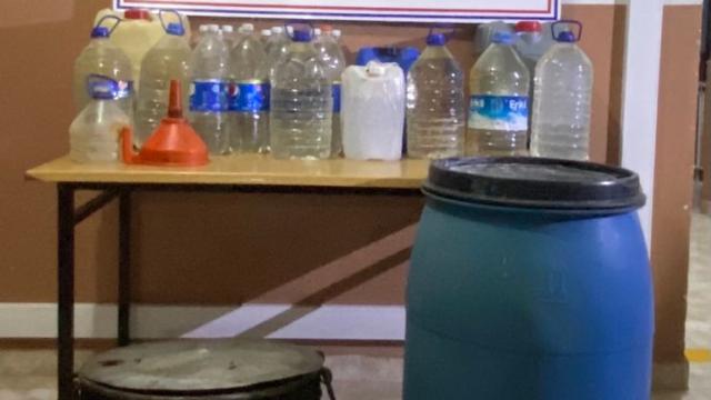 Karamanda kaçak içki operasyonu