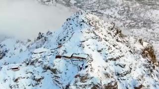 Mehmetçik yiğitliğin zirvesinden seslendi