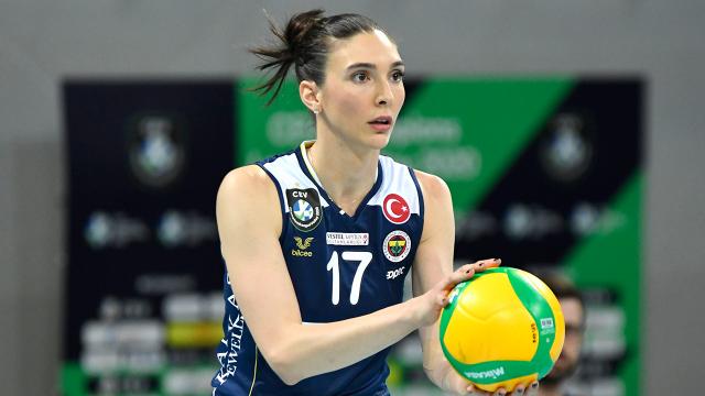 Türkiye Voleybol Federasyonu Naz Aydemir Akyola teşekkür etti