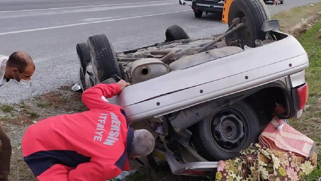 Mersinde otomobil devrildi: 4 yaralı