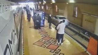 Yolu karıştırdı, tramvay durağına girdi