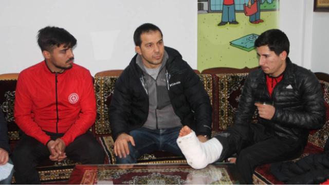 Şeref Eroğlundan kaza geçiren sporculara ziyaret