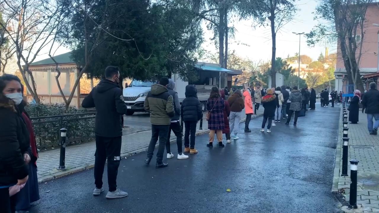 "Aşısız, kronik hastalığı olan ve ileri yaş grubu her zaman büyük riskler barındırıyor"