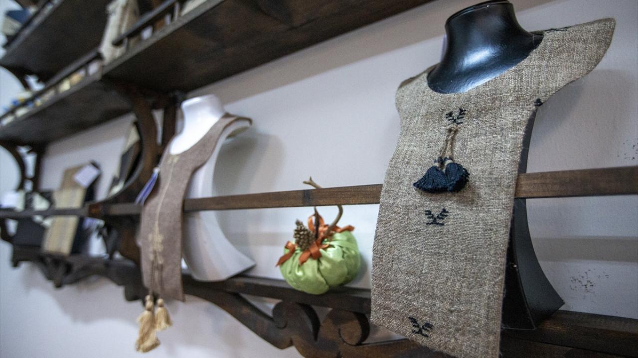 "Kadınların yaşına göre ehramın rengi de değişiyor"