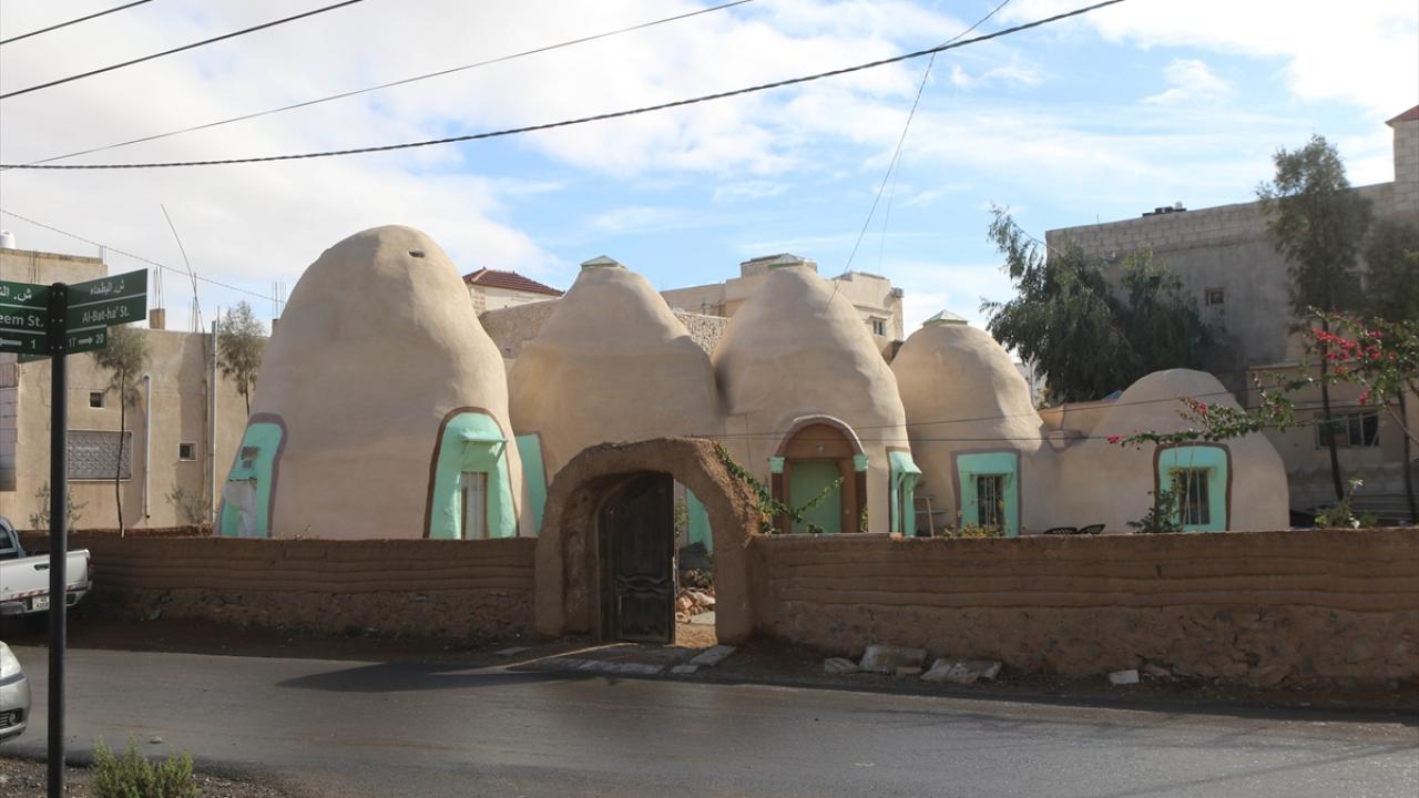 "Kışın sıcak, yazın serin, düşük maliyetli, sürdürülebilir ve uzun ömürlü bir yapı"