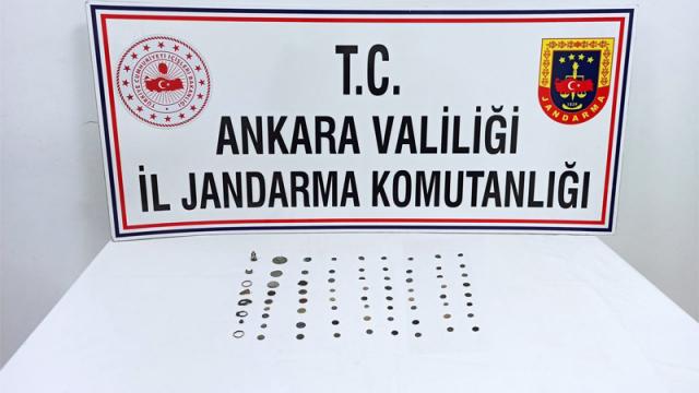 Bronz obje ve sikke satan zanlı yakalandı