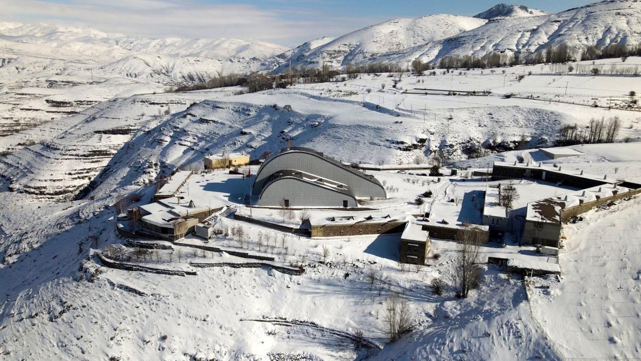 Baksı Müzesi karla kaplandı