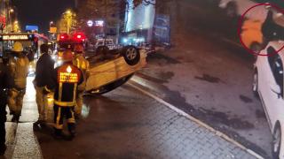 Turistin binmeye çalıştığı taksiye otomobil çarptı: 3 yaralı