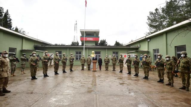 Gaziantep Valisi Gül sınır hattında incelemelerde bulundu