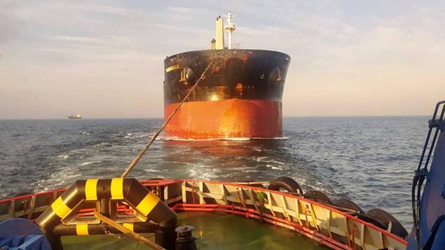 Balıkesir açıklarında arızalanan gemi kurtarıldı