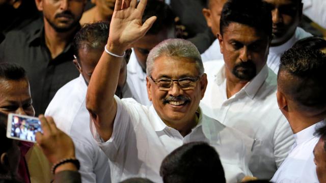 Sri Lanka Devlet Başkanı politikasını eleştiren bakanı görevden aldı