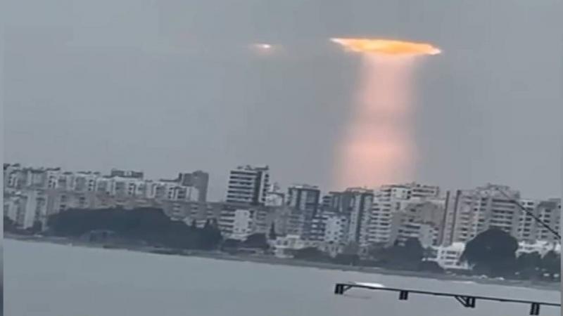 Mersin'de bulutların arasından ışık demeti süzüldü - Son ...