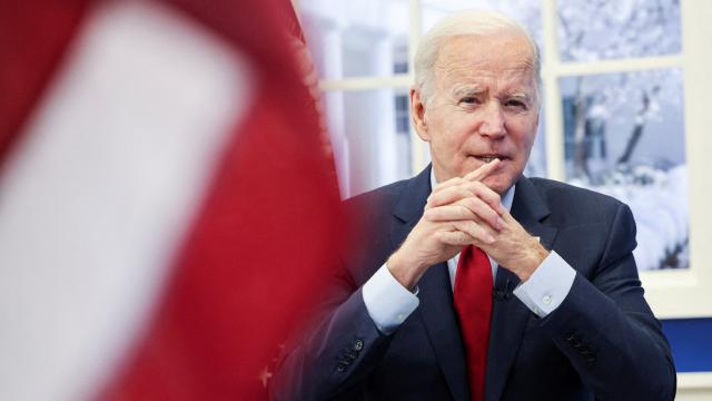 Elon Musktan azar yiyen Biden geri adım attı