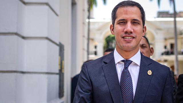 Venezuelada Guaidonun geçici devlet başkanlığı bir yıl uzatıldı